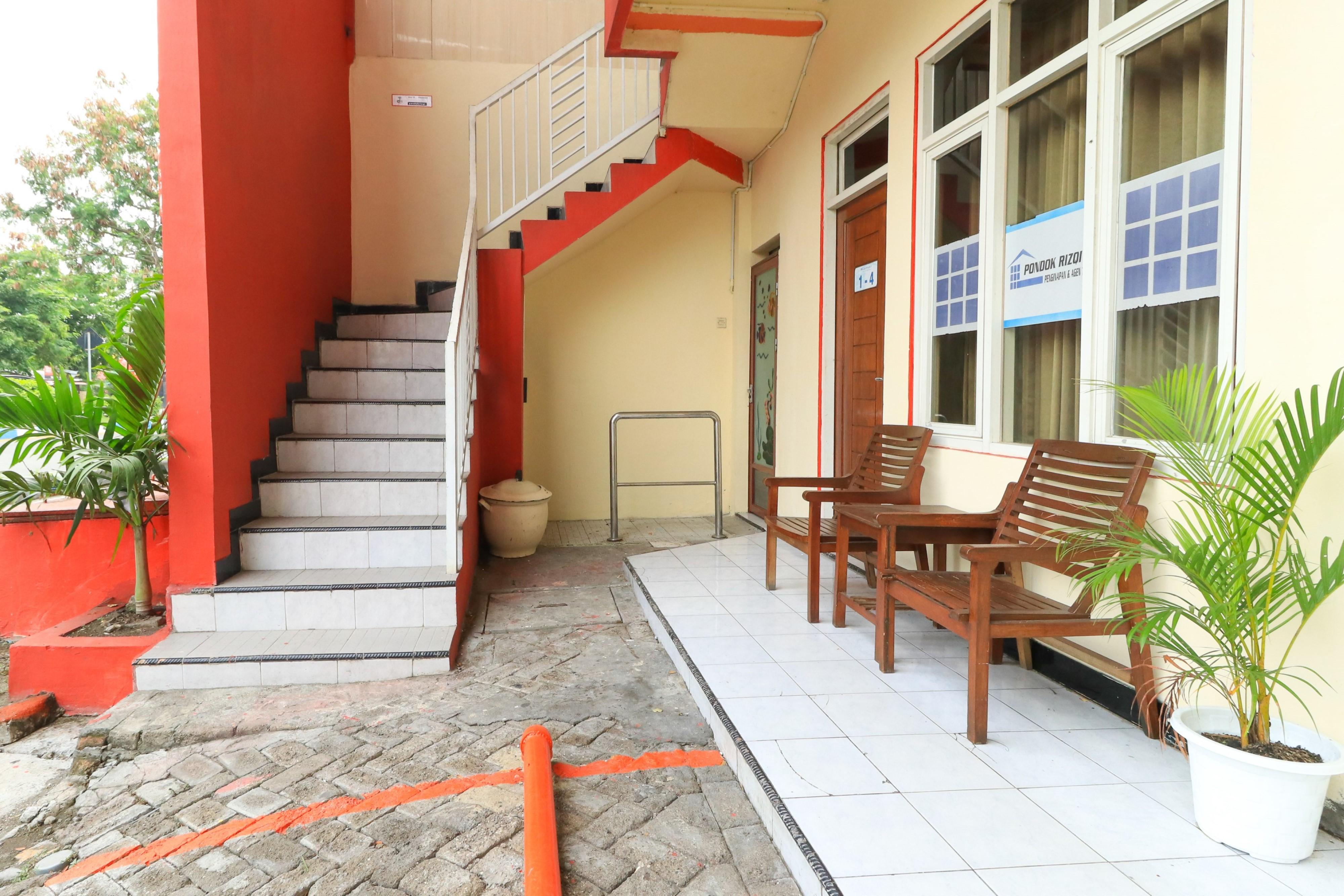Penginapan Pondok Rizqi Syariah Brebek Екстер'єр фото